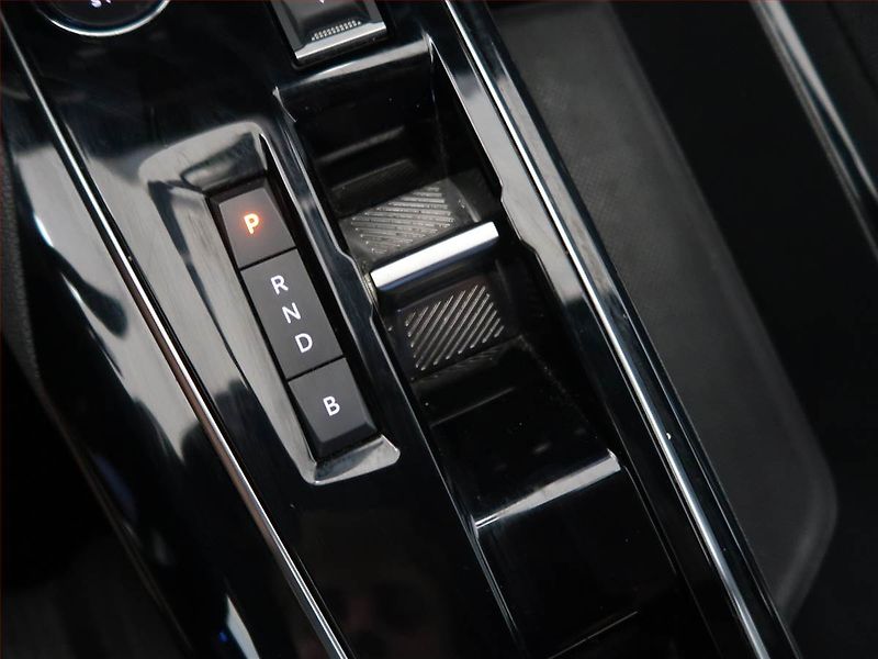 Peugeot 3008 (2023) GT e-Hybrid 225 - fotka 13 z 17