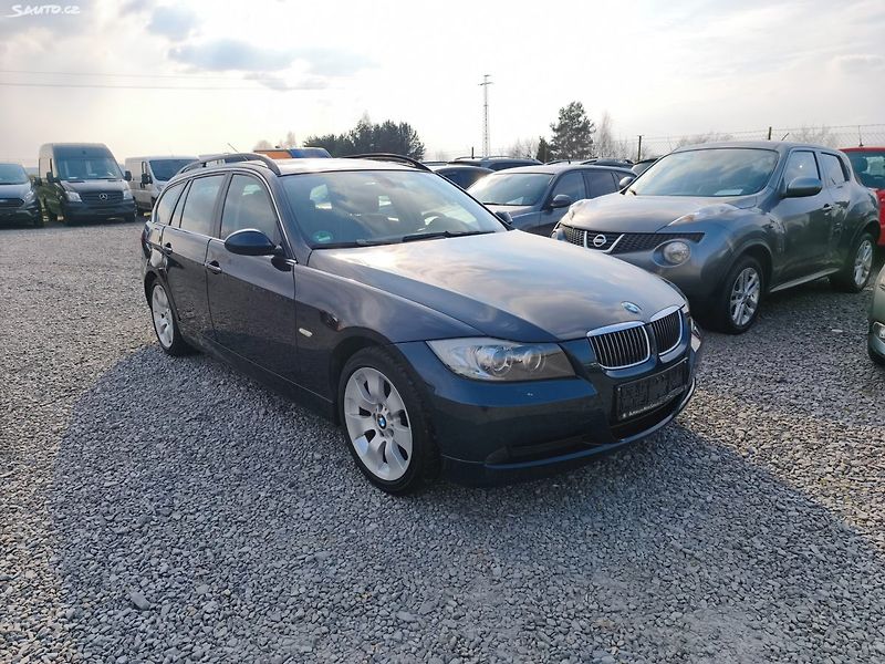 BMW Řada 3 (2008) - fotka 1 z 46