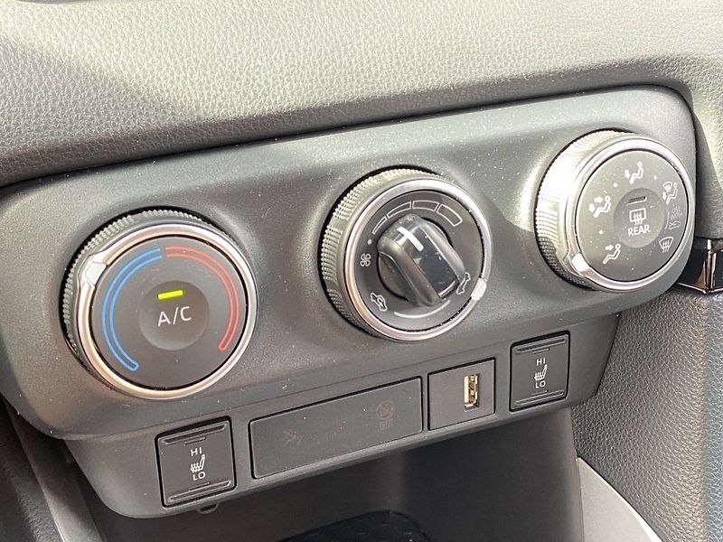 Toyota Yaris 1.5i, ČR, Style Tech, automat - fotka 14 z 17