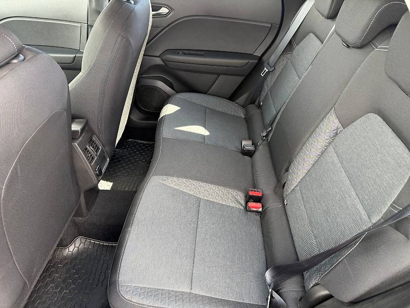 Renault Captur (2022) 1.0 TCe 67 kW ZEN - fotka 9 z 22