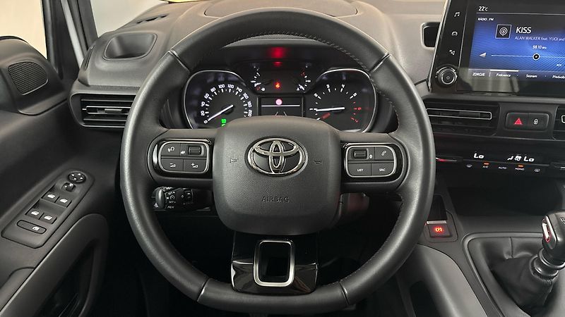 Toyota ProAce City Verso 1.5 D-4D Long Family - fotka 9 z 25