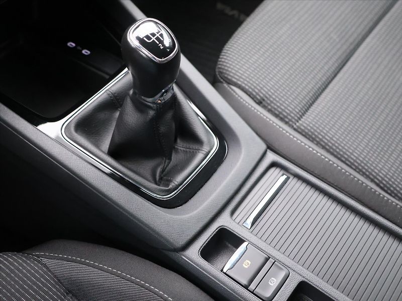 Škoda Octavia 2,0 TDI 85kW Ambition CZ DPH - fotka 26 z 35
