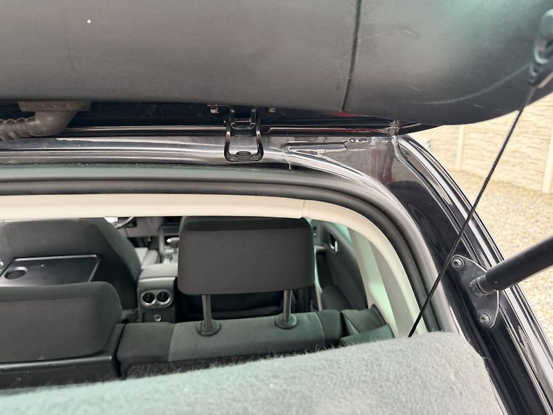 Volkswagen Tiguan 140PS 4x4 DSG PANORAMA - fotka 111 z 158
