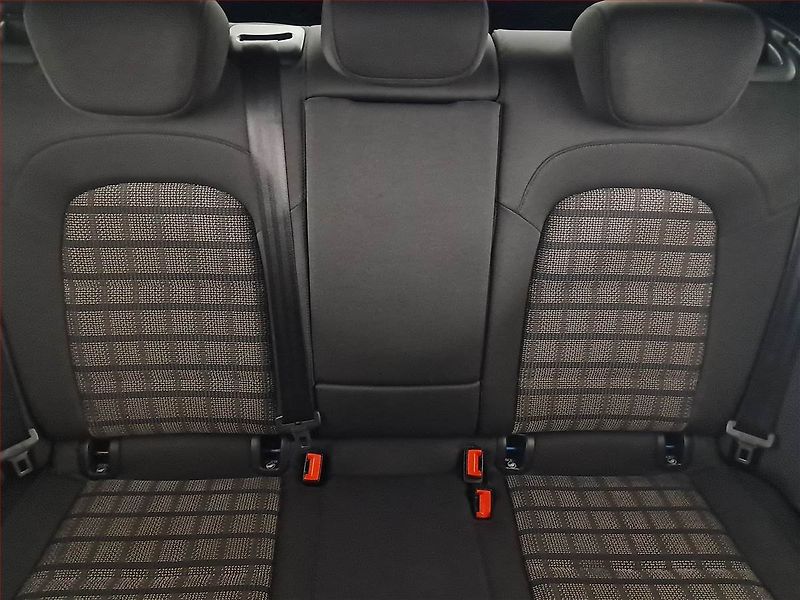 Audi Q3 (2016) basis 2.0 TDI, 4X4, Automat - fotka 10 z 18