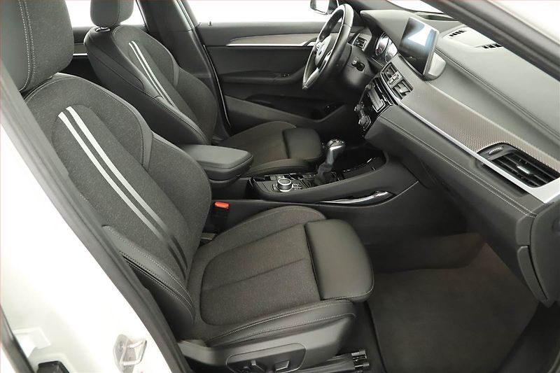 BMW X2 (2021) xDrive25e - fotka 7 z 21