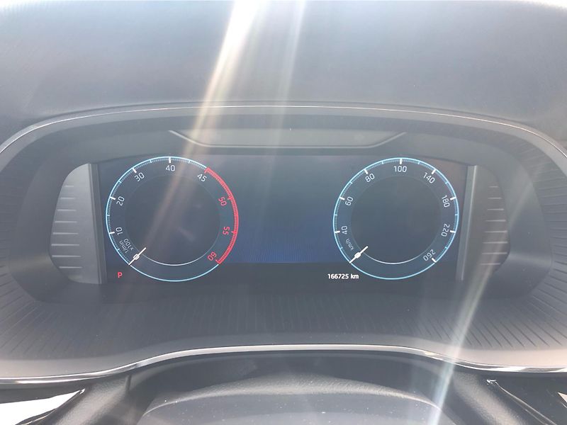 Škoda Octavia COMBI 2.0 TDi DSG 7 st. SPORTL - fotka 19 z 28