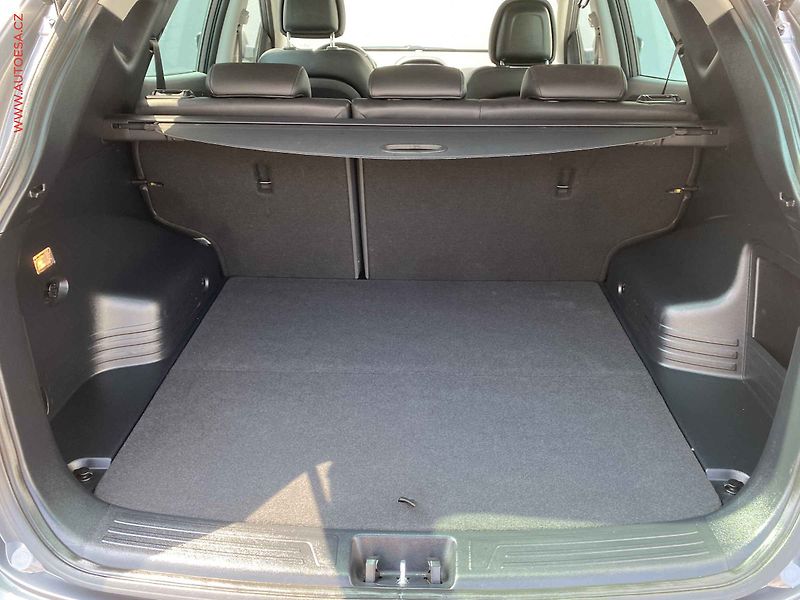 Hyundai ix35 (2014) 2.0 GDi, Trend, kamera, bixen - fotka 7 z 16