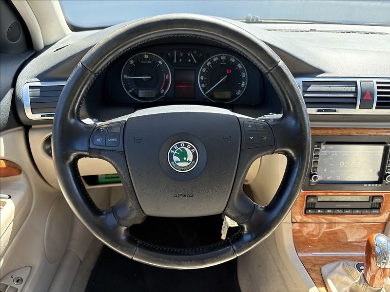 Škoda Superb 1,9 TDI 85 KW ELEGANCE CZ - fotka 6 z 22