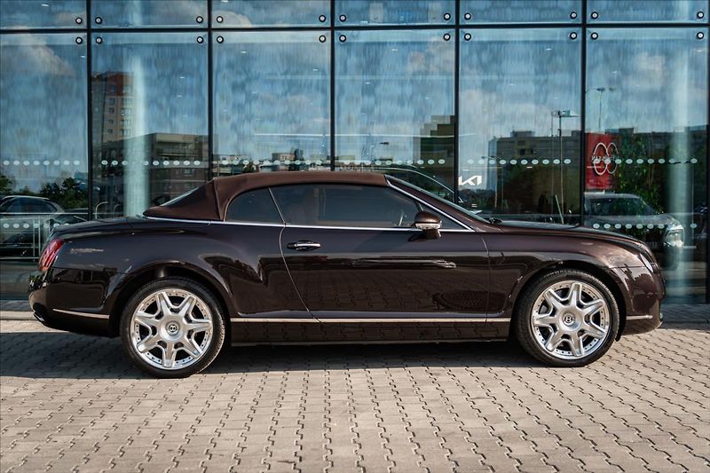 Bentley Continental GTC 6,0 W12 Mulliner 1.ČR DPH - fotka 6 z 32