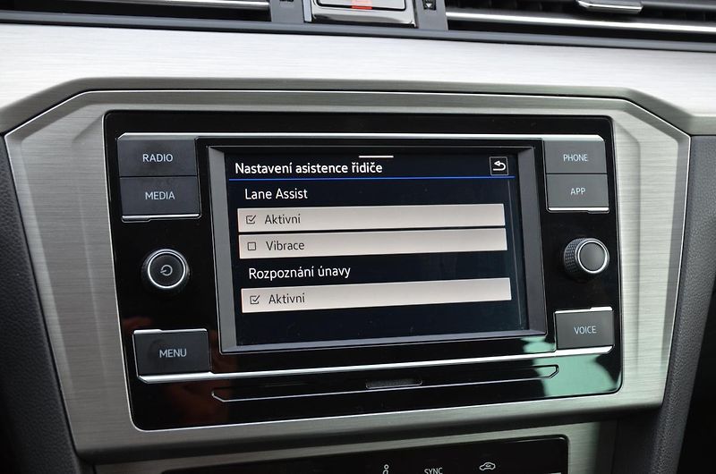 Volkswagen Passat (2021) 2.0 TDi DSG / LED / 74.300km  - fotka 29 z 35