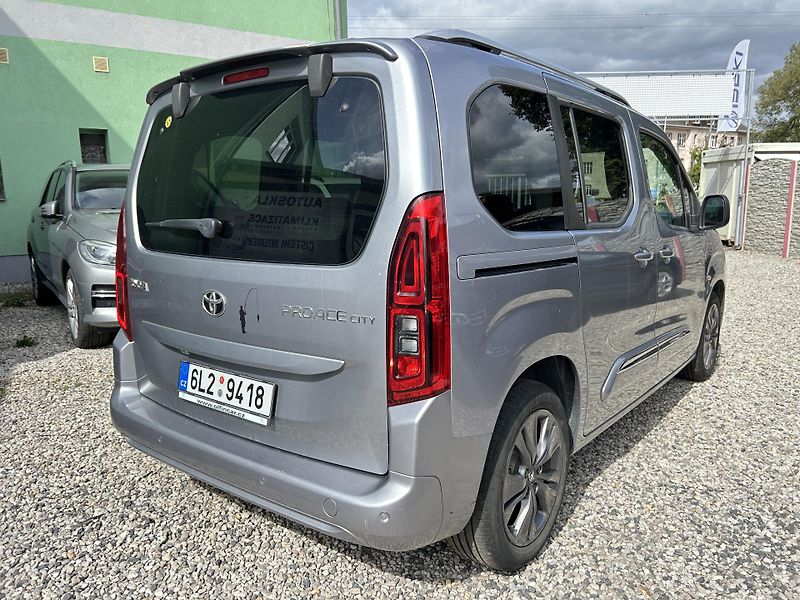 Toyota ProAce City Verso (2022) 1.2i96KW automat - fotka 7 z 26