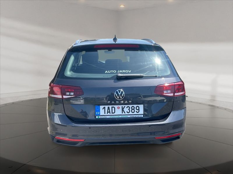 Volkswagen Passat 1,5 TSI Evo Business - fotka 5 z 11