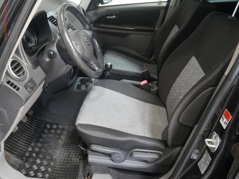 Suzuki SX4 (2013) 1.6VVT 4x4, 1.maj,ČR, AC - fotka 9 z 16