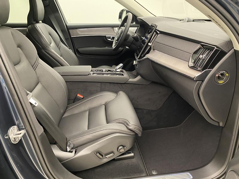 Volvo XC90 (2026) T8 AWD Plug-in DARK PLUS 7m - fotka 28 z 67