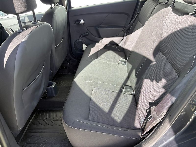 Dacia Logan 1.0, 54kW, Klima, Tažné - fotka 8 z 16