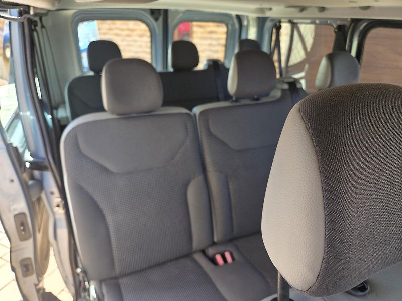 Opel Vivaro 2.0CDTI 84kw 8Míst - fotka 22 z 33