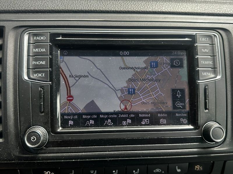 Volkswagen Caravelle 2.0TDI 110kW DSG - fotka 30 z 38