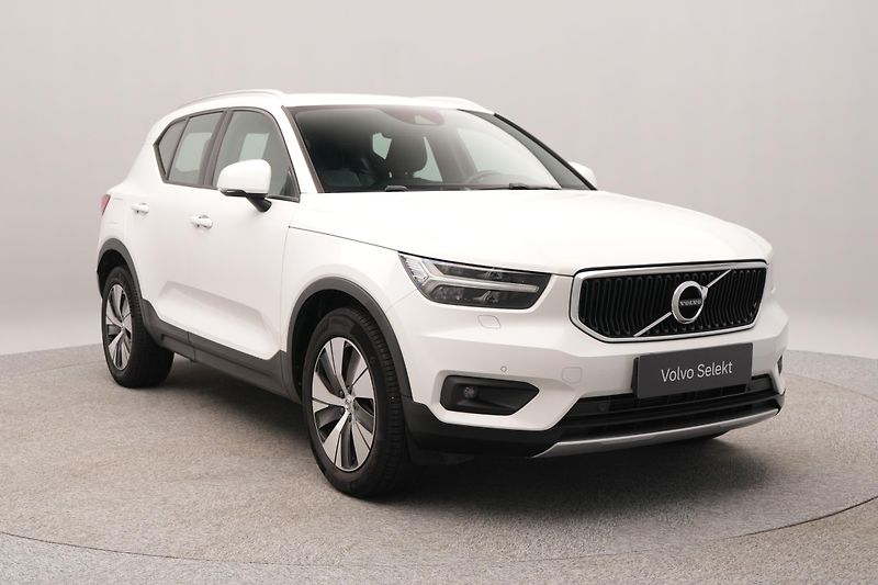 Volvo XC40 D3 MOMENTUM AUT  - fotka 13 z 46