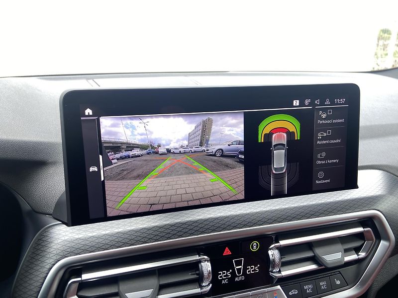 BMW X4 20d 140kW 8AT XDrive M-Paket - fotka 19 z 25
