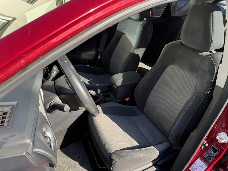 Toyota Auris 1,6 Selection - fotka 9 z 19