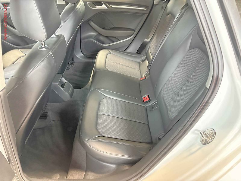 Audi A3 (2018) 2.0 TFSI quattro, AT, navi - fotka 10 z 17