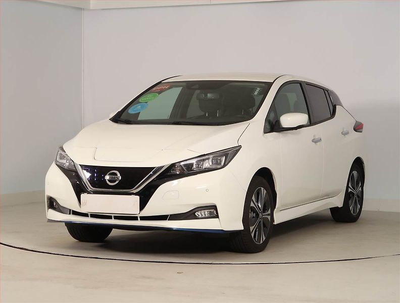 Nissan Leaf (2020) 62 kWh, SoH 87% - fotka 2 z 28