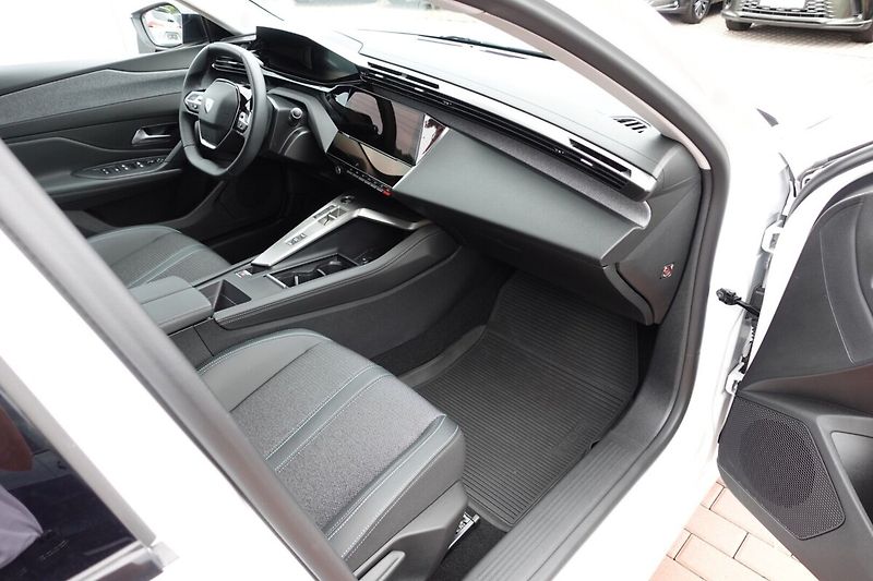Peugeot 308 1,2PT 96kW, Automat - fotka 11 z 31