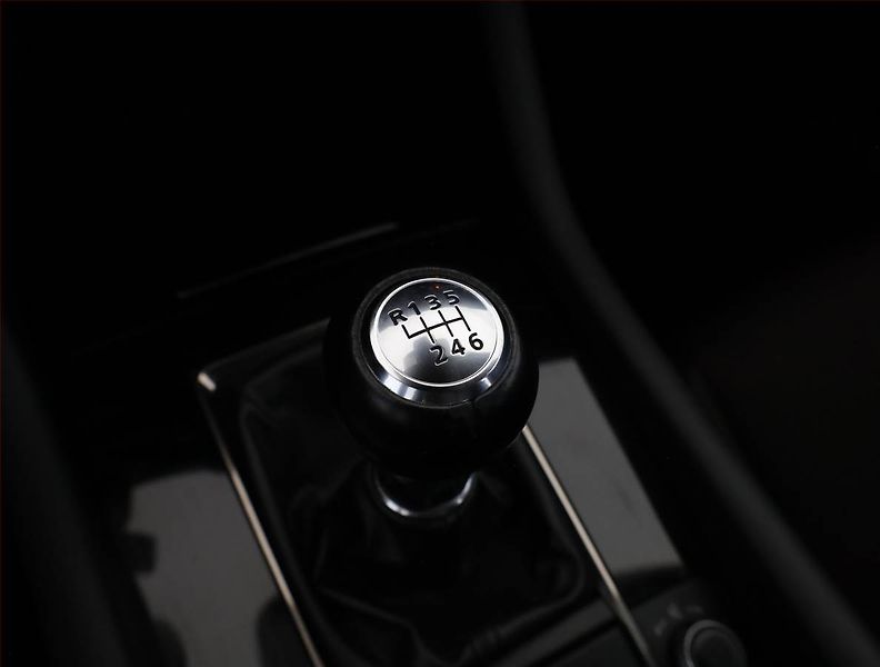 Mazda 3 (2019) 2.0 Skyactiv-G, ČR,1.maj - fotka 12 z 19