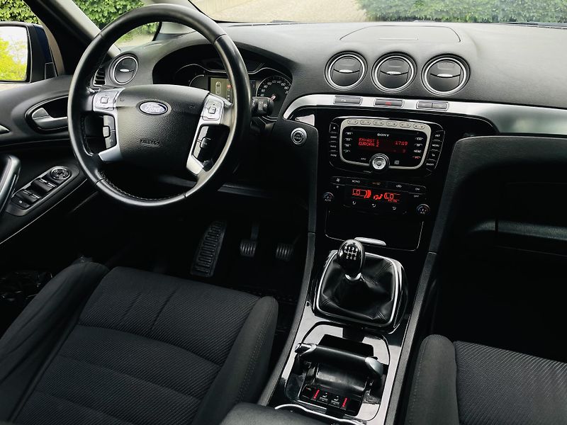 Ford S-MAX 2.0TDCi MANUÁL SENZORY VÝHŘEV - fotka 24 z 44