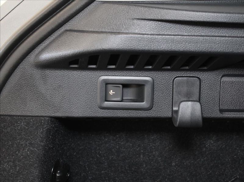 Škoda Kamiq 1,0 TSi 85kW Sel. 5L.Záruka - fotka 22 z 24