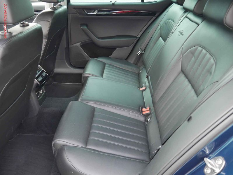 Škoda Superb (2017) 2.0 TSI 4x4, ČR, L&K, DSG - fotka 10 z 23