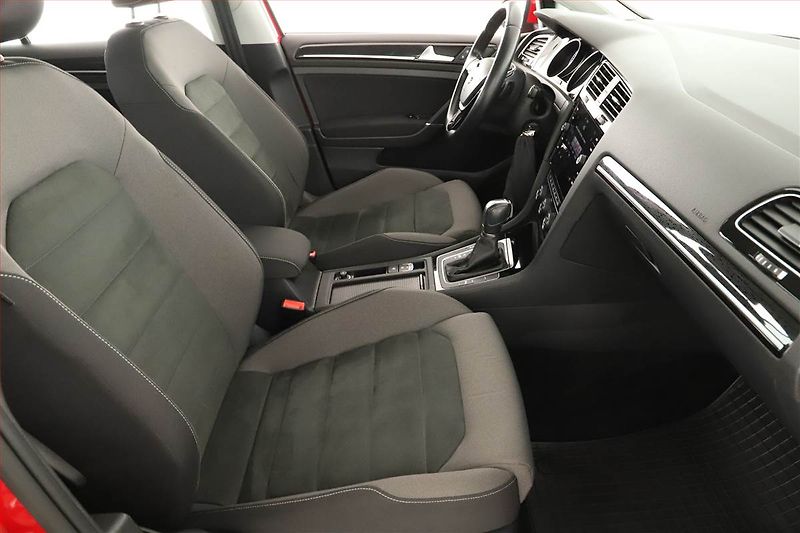 Volkswagen Golf (2019) 1.5 TSI, Automat, Tempomat - fotka 7 z 14