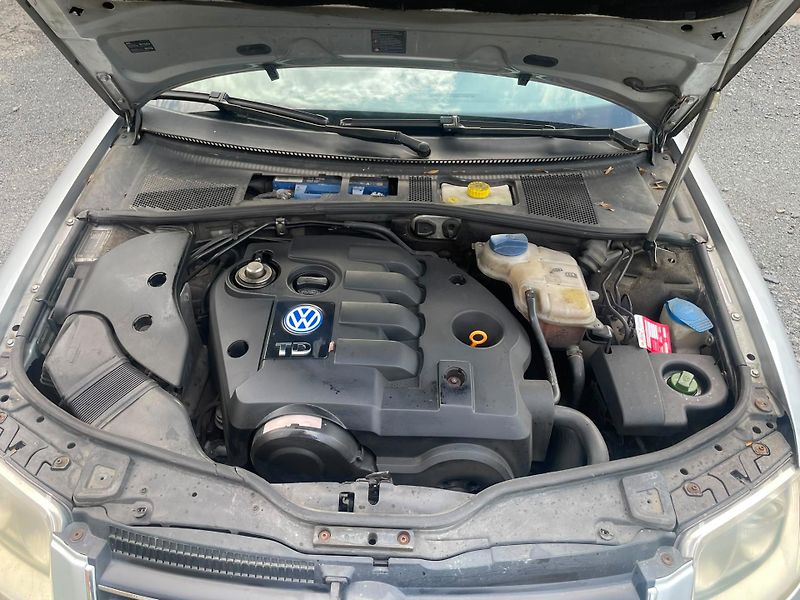 Volkswagen Passat (2003) 1,9 TDi 74 Kw TAŽNÉ - fotka 12 z 12