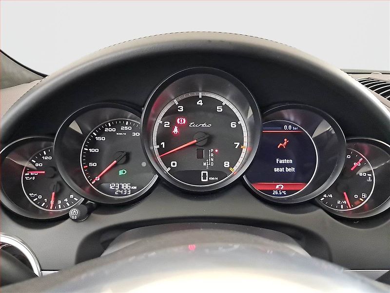 Porsche Cayenne (2010) Turbo - fotka 11 z 23