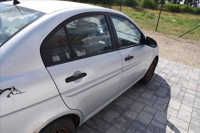 Hyundai Accent 1,4 i 71KW NOVÁ STK KLIMA - fotka 10 z 39