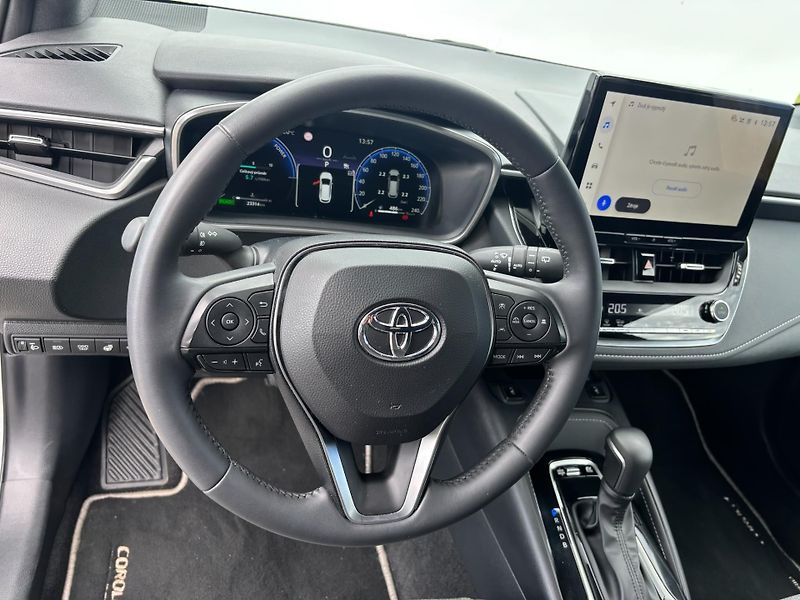 Toyota Corolla 1.8 HSD e-CVT Style Tech - fotka 14 z 28