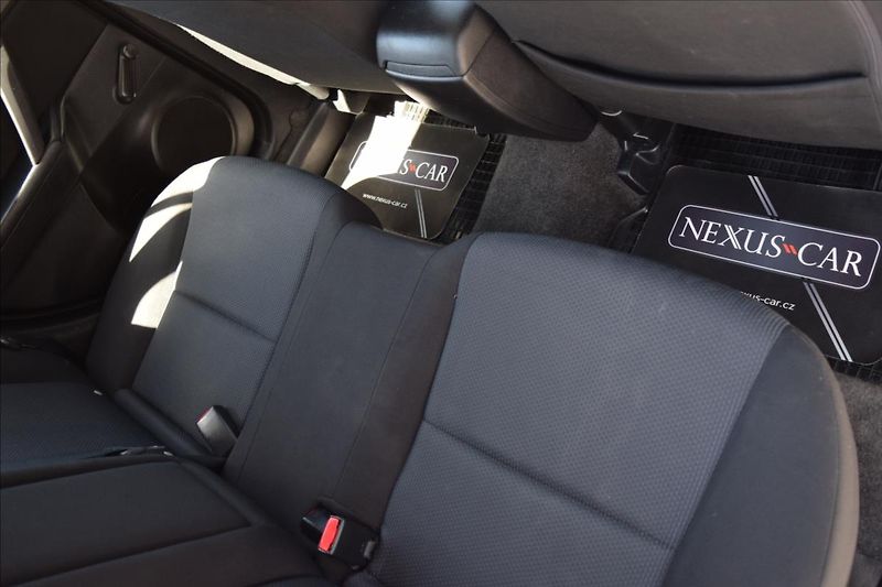 Mazda 3 1,6 I 77KW KLIMA NOVÁ STK - fotka 20 z 47