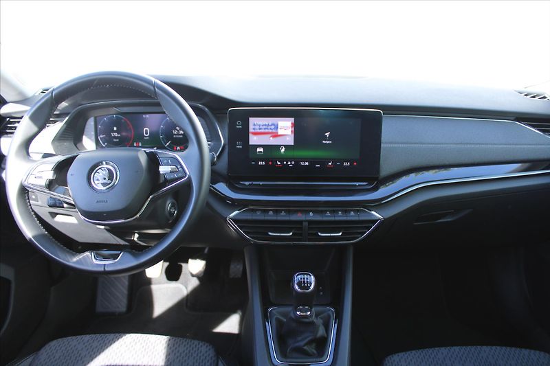 Škoda Octavia 2.0TDI STYLE DPH 1.MAJ ČR. - fotka 12 z 24