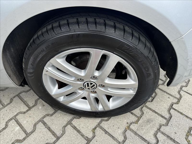 Volkswagen Golf Plus 1,6 MPI 1.majitel TRENDLINE - fotka 19 z 31