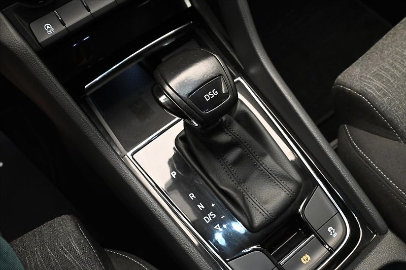 Škoda Karoq 2,0 TDI 85kW DSG Style Záruka - fotka 21 z 28
