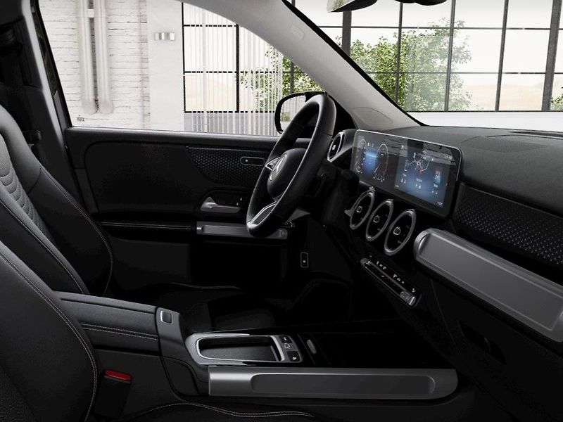 Mercedes-Benz GLB (2026) 180 d - fotka 7 z 9