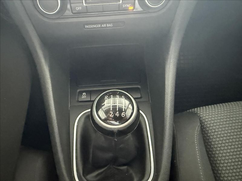 Volkswagen Golf 1,2   TSI 77kW,COMFORT,SERVISK - fotka 18 z 25