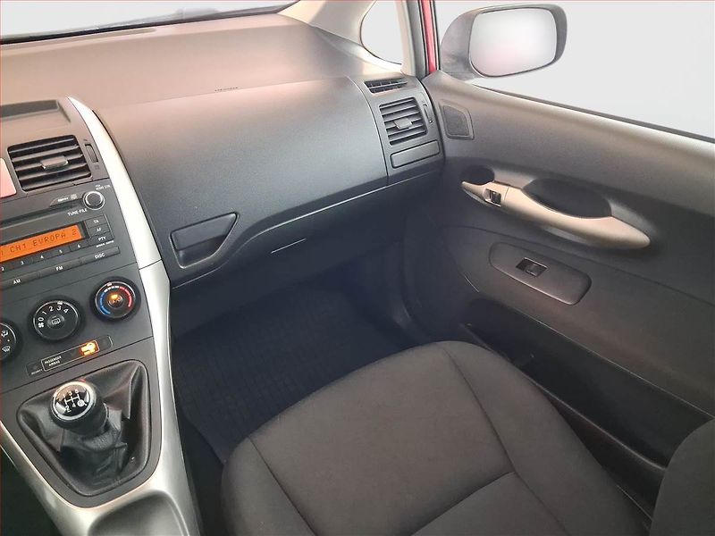 Toyota Auris (2008) 1.4 VVT-i, Park. senzory - fotka 8 z 19