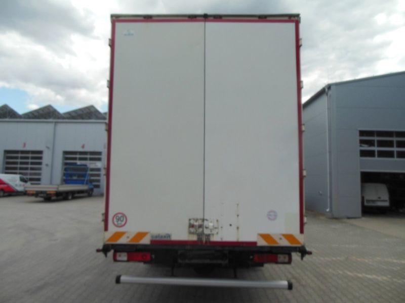 Renault Trucks T T460, Šatní skříň - fotka 9 z 29