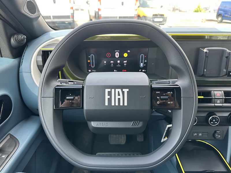 Fiat Grande Panda (2026) Pop 1,2T Hybrid 110k Automat - fotka 13 z 16