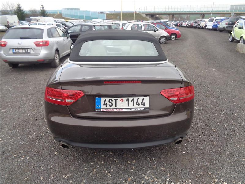 Audi A5 2,0 - fotka 6 z 20
