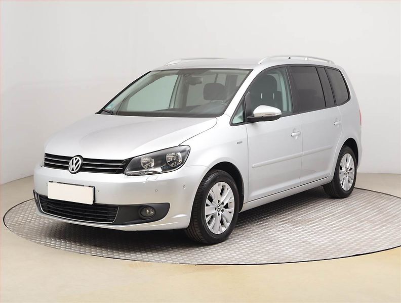 Volkswagen Touran (2013) 2.0 TDI, Navi, Tempomat - fotka 2 z 21