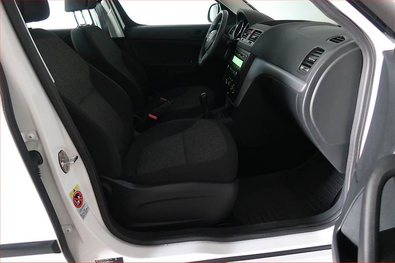 Škoda Yeti (2014) 1.2 TSI, Vyhř. sedaček - fotka 9 z 14
