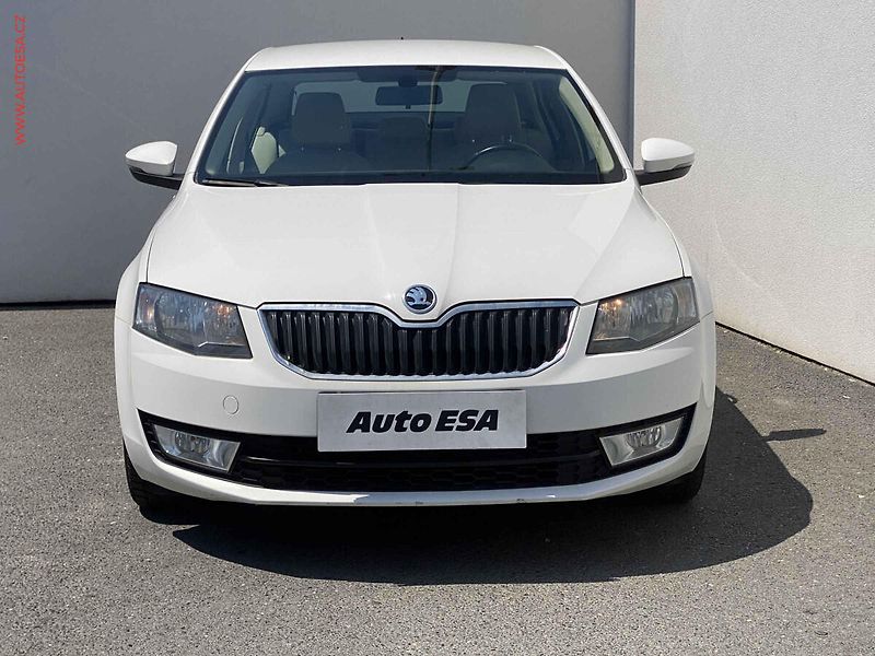 Škoda Octavia (2015) 1.6TDi, ČR, AC, výhřev sed - fotka 2 z 17