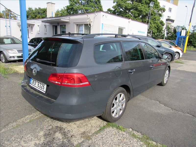 Volkswagen Passat 1,6 TDi 77kW Variant - fotka 6 z 30